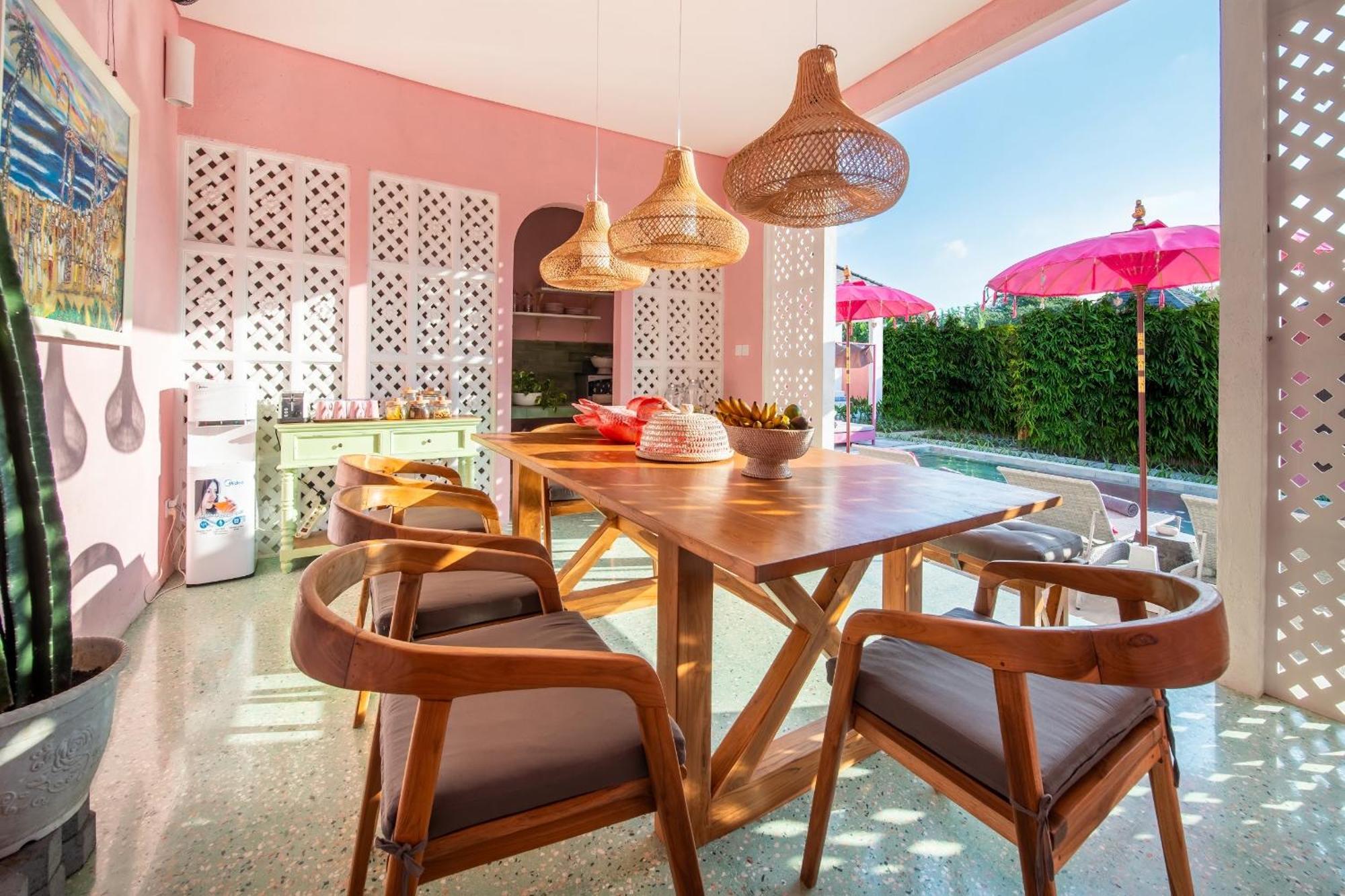 Pinkprivate Balangan - For Cool Adults Only Bed & Breakfast จิมบาราน ภายนอก รูปภาพ