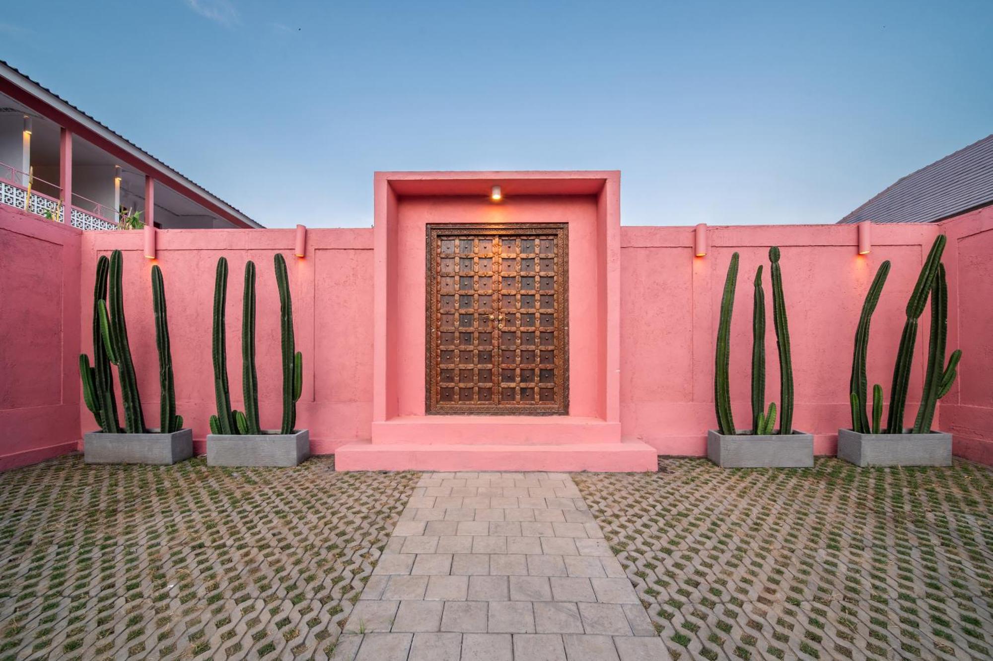 Pinkprivate Balangan - For Cool Adults Only Bed & Breakfast จิมบาราน ภายนอก รูปภาพ