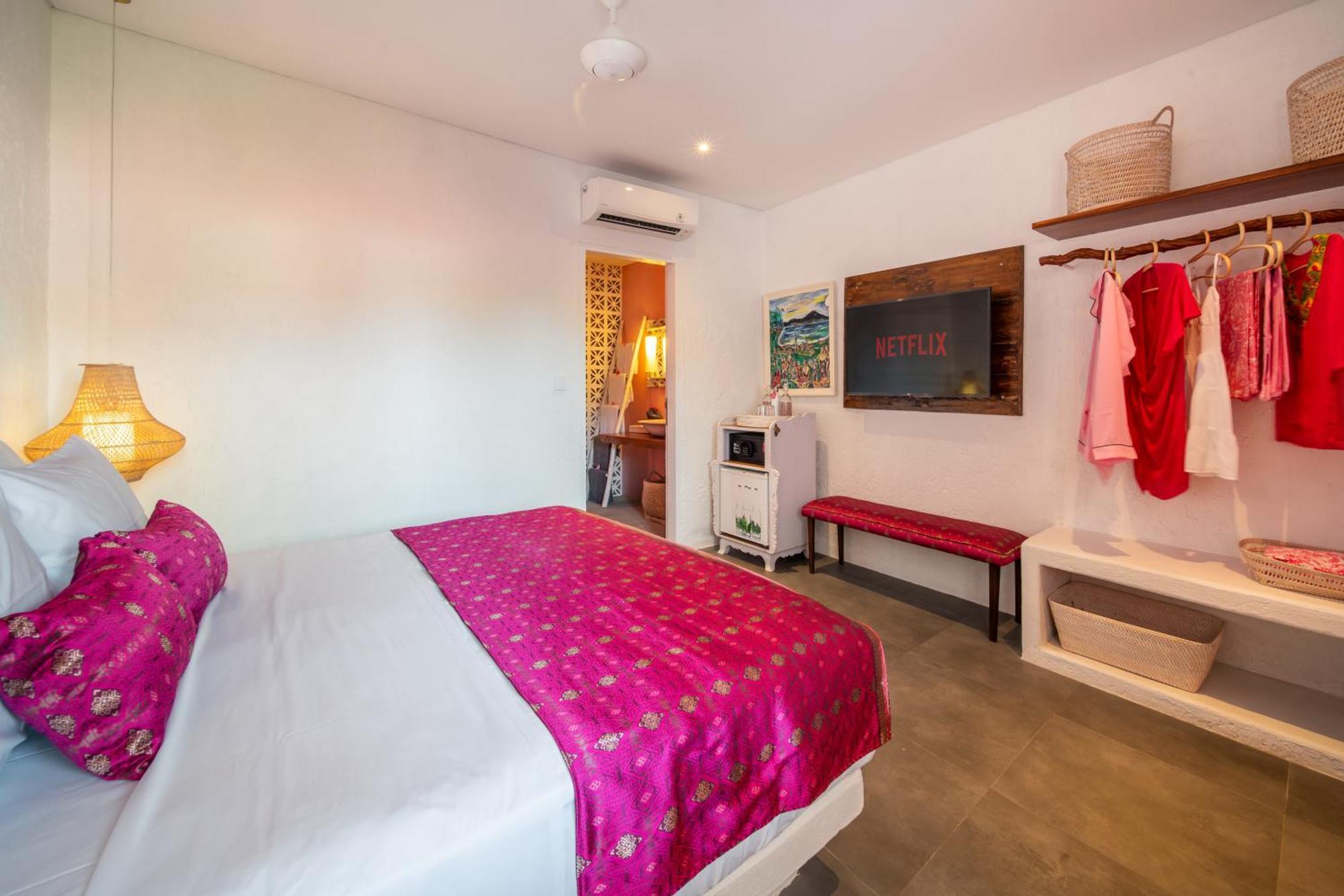 Pinkprivate Balangan - For Cool Adults Only Bed & Breakfast จิมบาราน ภายนอก รูปภาพ