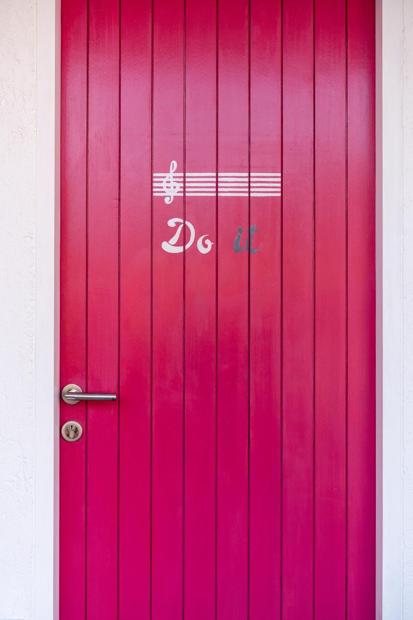 Pinkprivate Balangan - For Cool Adults Only Bed & Breakfast จิมบาราน ภายนอก รูปภาพ