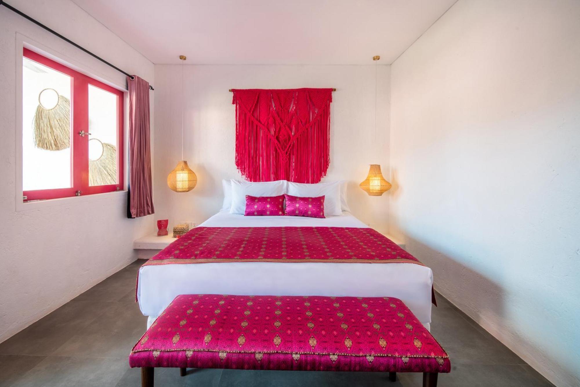 Pinkprivate Balangan - For Cool Adults Only Bed & Breakfast จิมบาราน ภายนอก รูปภาพ